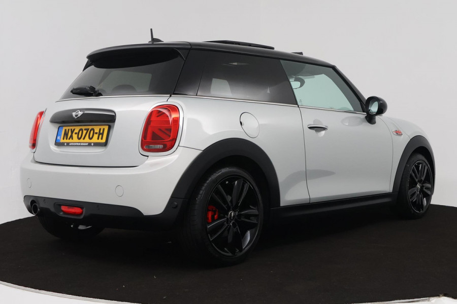 MINI Mini 1.5 Cooper Chili Business (PANORAMADAK, NAVIGATIE, AUTOMAAT, CRUISE CONTROL, PARKEERSENSOREN, LEER, NL-AUTO)