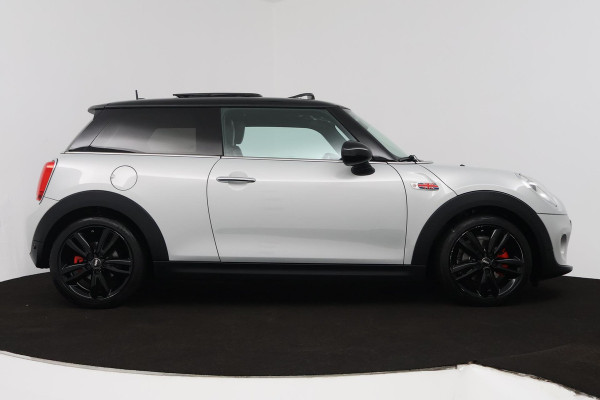 MINI Mini 1.5 Cooper Chili Business (PANORAMADAK, NAVIGATIE, AUTOMAAT, CRUISE CONTROL, PARKEERSENSOREN, LEER, NL-AUTO)