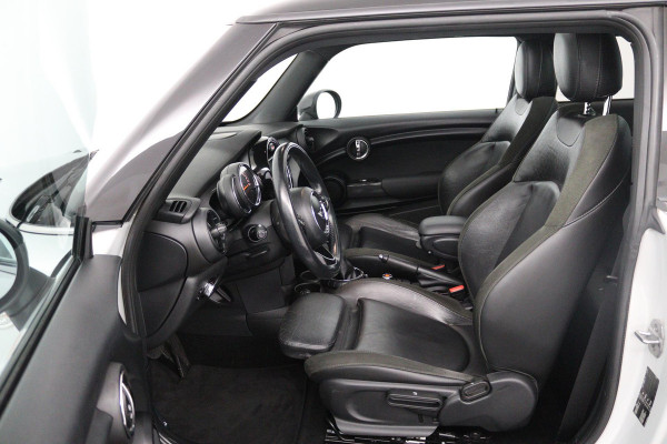 MINI Mini 1.5 Cooper Chili Business (PANORAMADAK, NAVIGATIE, AUTOMAAT, CRUISE CONTROL, PARKEERSENSOREN, LEER, NL-AUTO)