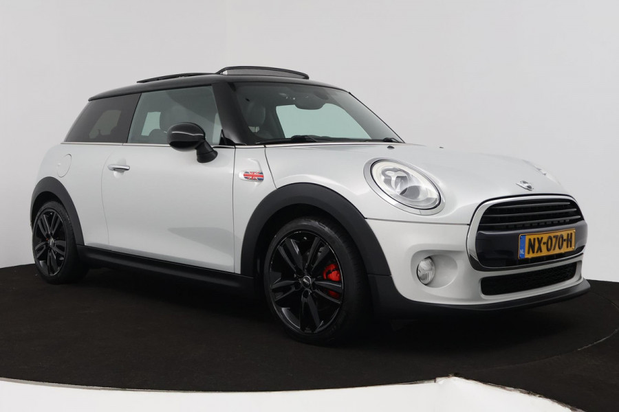 MINI Mini 1.5 Cooper Chili Business (PANORAMADAK, NAVIGATIE, AUTOMAAT, CRUISE CONTROL, PARKEERSENSOREN, LEER, NL-AUTO)