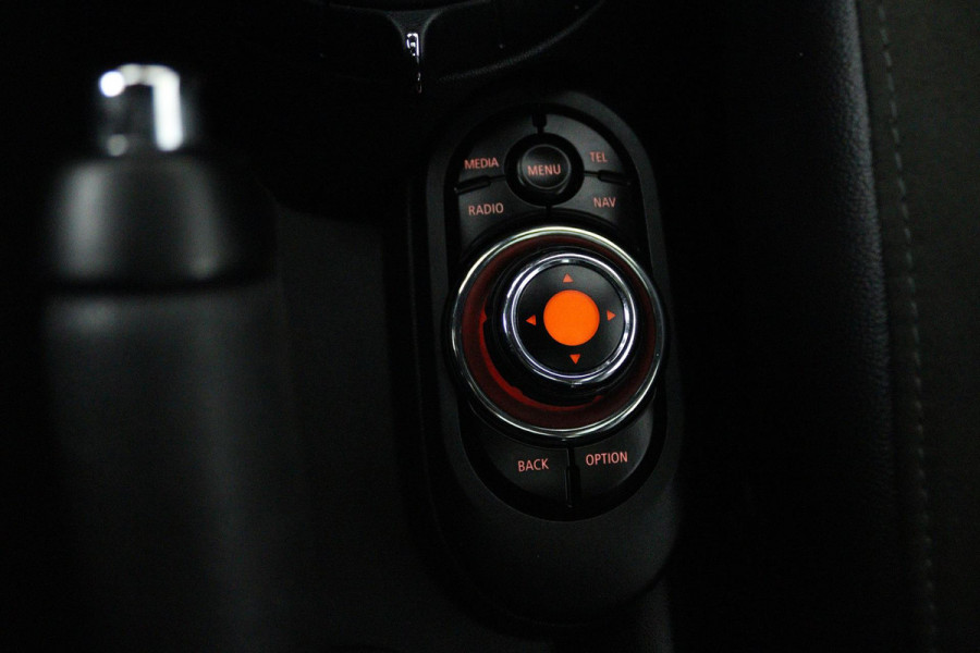 MINI Mini 1.5 Cooper Chili Business (PANORAMADAK, NAVIGATIE, AUTOMAAT, CRUISE CONTROL, PARKEERSENSOREN, LEER, NL-AUTO)