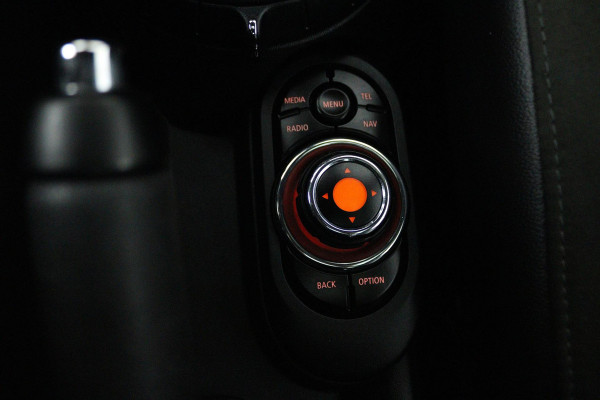 MINI Mini 1.5 Cooper Chili Business (PANORAMADAK, NAVIGATIE, AUTOMAAT, CRUISE CONTROL, PARKEERSENSOREN, LEER, NL-AUTO)