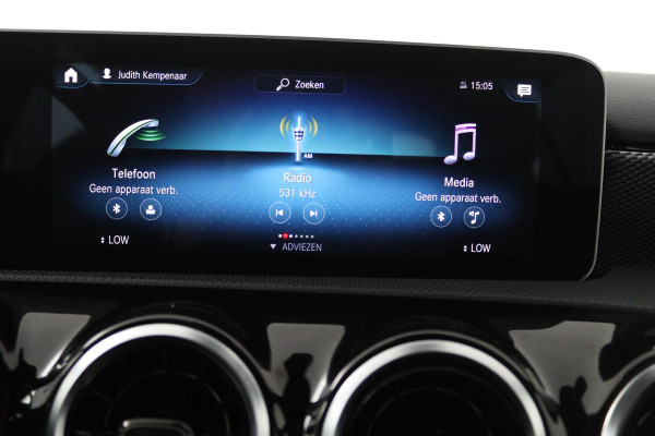 Mercedes-Benz A-Klasse 180 Advantage (PARKEERSENSOREN, ACHTERUITRIJCAMERA, CRUISE CONTROL, NAVIGATIE, NL-AUTO)
