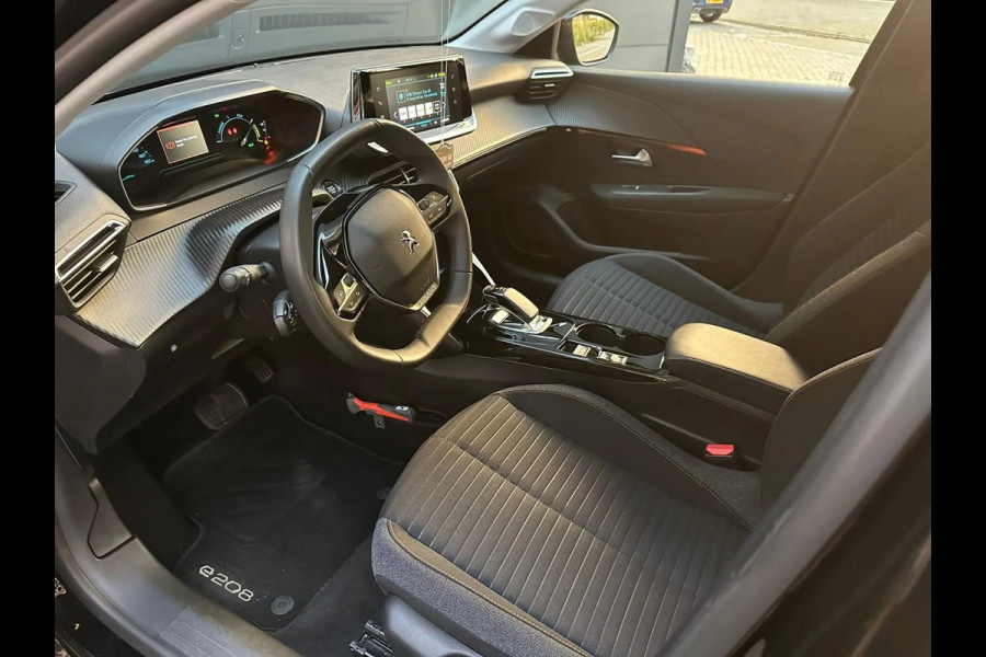 Peugeot e-208 EV Active Pack 50 kWh 1STE EIG | NAVI | KEYLESS | BTW