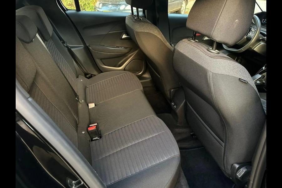 Peugeot e-208 EV Active Pack 50 kWh 1STE EIG | NAVI | KEYLESS | BTW