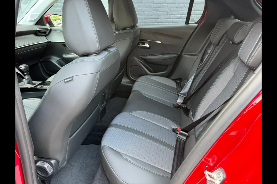 Peugeot 208 1.2 PureTech Blue Lease Allure NAVI | CARPLAY | CAMERA | 1STE EIGENAAR | PDC | BTW | NWE APK