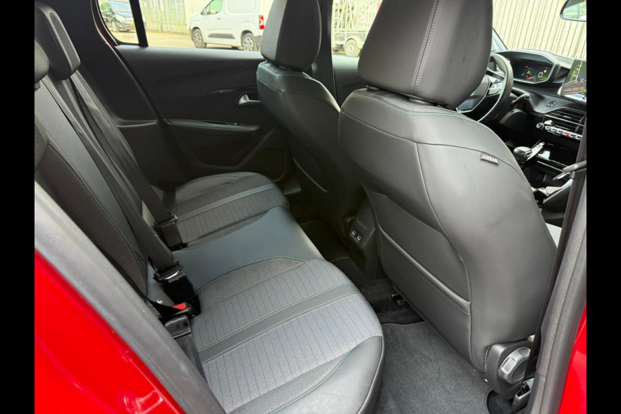 Peugeot 208 1.2 PureTech Blue Lease Allure NAVI | CARPLAY | CAMERA | 1STE EIGENAAR | PDC | BTW | NWE APK