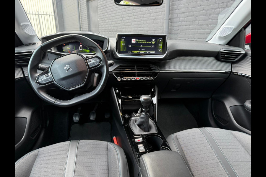 Peugeot 208 1.2 PureTech Blue Lease Allure NAVI | CARPLAY | CAMERA | 1STE EIGENAAR | PDC | BTW | NWE APK
