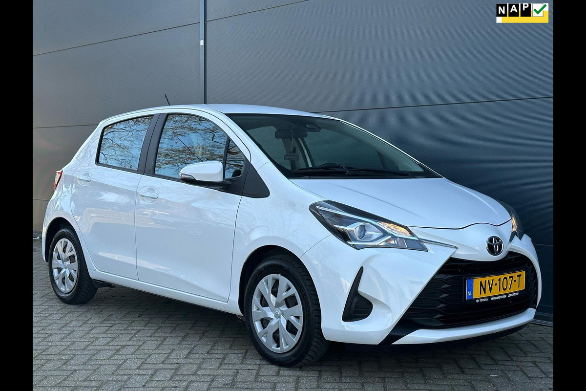 Toyota Yaris 1.0 VVT-i Aspiration 1STE EIGEN | CARPLAY | CAMERA | BTW Toyota Yaris 1.0 VVT-i Aspiration 1STE EIGEN | CARPLAY | CAMERA | BTW
