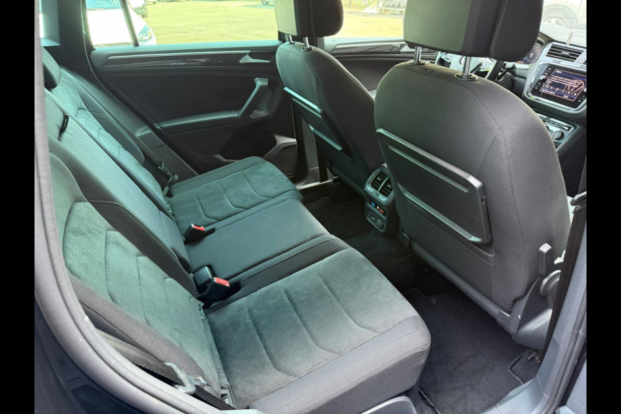 Volkswagen Tiguan 1.5 TSI ACT Highline R-Line NAVI | CARPLAY | AUTOMAAT | PDC | NWE APK