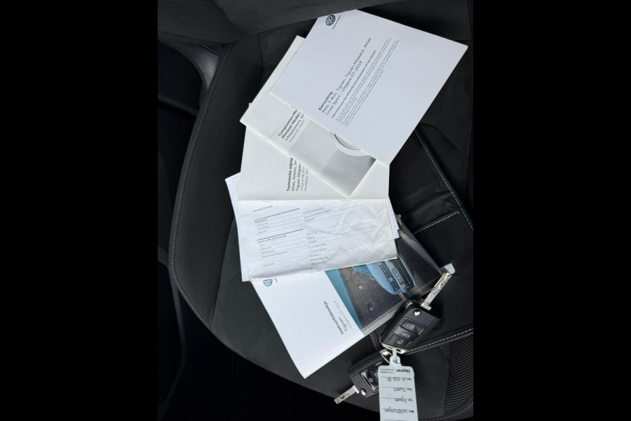 Volkswagen Tiguan 1.5 TSI ACT Highline R-Line NAVI | CARPLAY | AUTOMAAT | PDC | NWE APK
