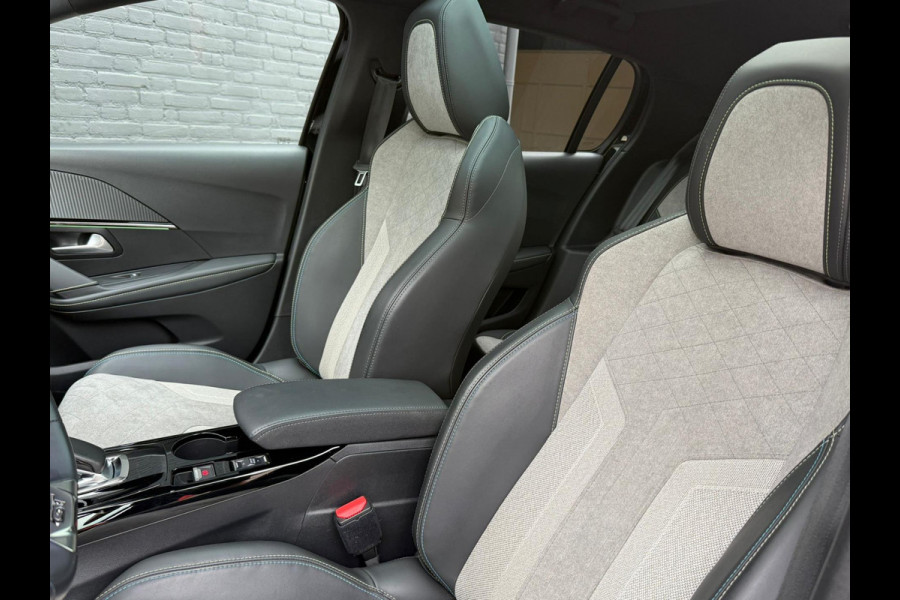 Peugeot e-208 EV GT 350 50 kWh 1STE EIGENAAR | DIGITAL DASH | CAMERA | PANO | CARPLA | KEYLESS | PDC | BTW
