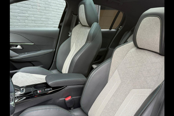 Peugeot e-208 EV GT 350 50 kWh 1STE EIGENAAR | DIGITAL DASH | CAMERA | PANO | CARPLA | KEYLESS | PDC | BTW