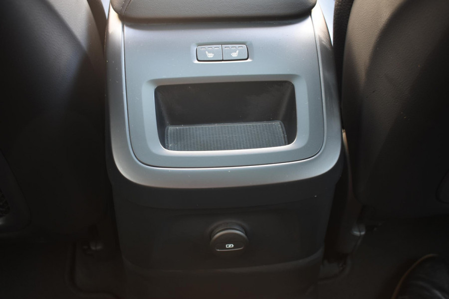 Volvo XC60 T6 350PK Automaat AWD Plus Dark / Navigatie / 360 Camera / Adaptieve Cruise Control / Stuur & Stoelverwarming / Elektr. Achterklep / Schuifdak / LM Velgen / Trekhaak