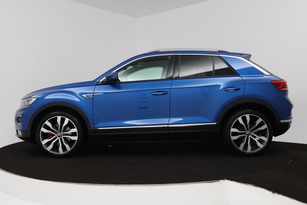 Volkswagen T-Roc 1.5 TSI Sport Business R (PARKEERSENSOREN, ACHTERUITRIJCAMERA, STOELVERWARMING, NAVIGATIE)