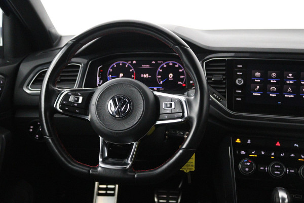 Volkswagen T-Roc 1.5 TSI Sport Business R (PARKEERSENSOREN, ACHTERUITRIJCAMERA, STOELVERWARMING, NAVIGATIE)