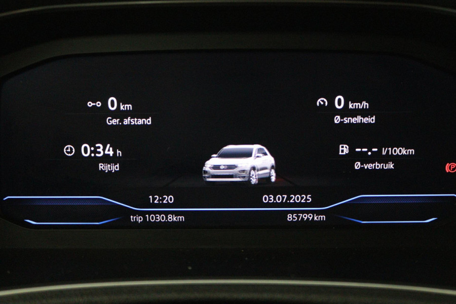 Volkswagen T-Roc 1.5 TSI Sport Business R (PARKEERSENSOREN, ACHTERUITRIJCAMERA, STOELVERWARMING, NAVIGATIE)