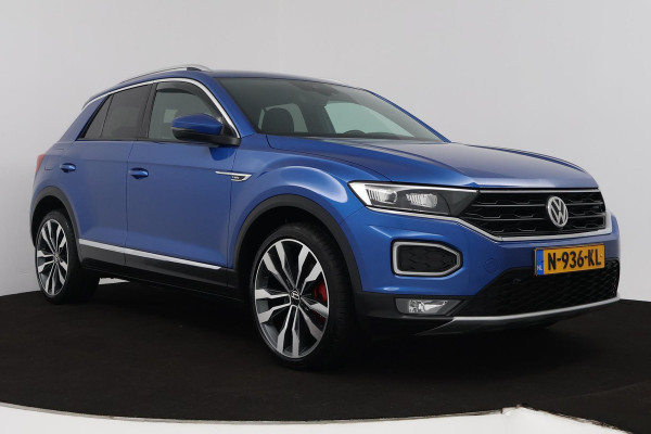 Volkswagen T-Roc 1.5 TSI Sport Business R (PARKEERSENSOREN, ACHTERUITRIJCAMERA, STOELVERWARMING, NAVIGATIE)