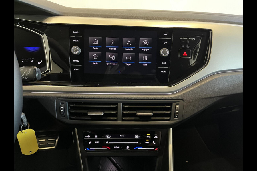 Volkswagen Polo 1.0 TSI Move AUT 70kW Navigatie Apple Carplay/ Android Auto Camera Parkeersensoren Adaptive Cruise Control Stoelverwarming Virtual Cockpit Climate Control