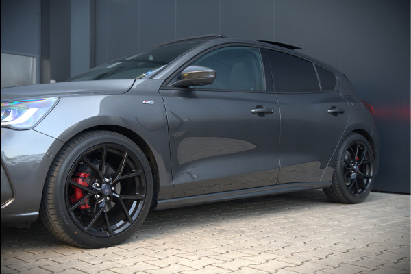 Ford Focus 1.0 EcoBoost Hybrid ST Line X | Bang & Olufsen | Panoramadak | Stuurverwarming | Stoelverwarming | Dodehoekdetectie | Adaptive Cruise Control | Camera | Elektrische Stoel | Keyless | LED | B&O | Leer | Automaat | BTW | Fa