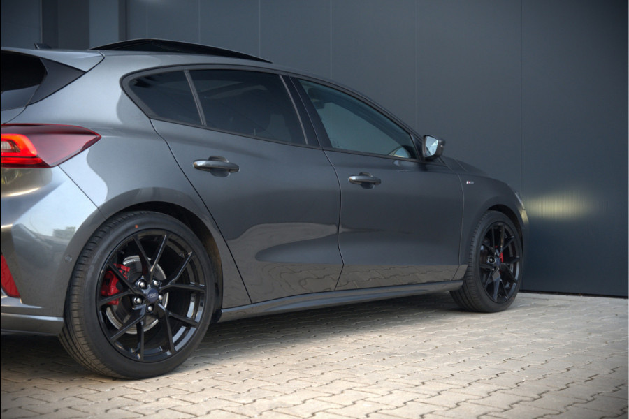 Ford Focus 1.0 EcoBoost Hybrid ST Line X | Bang & Olufsen | Panoramadak | Stuurverwarming | Stoelverwarming | Dodehoekdetectie | Adaptive Cruise Control | Camera | Elektrische Stoel | Keyless | LED | B&O | Leer | Automaat | BTW | Fa