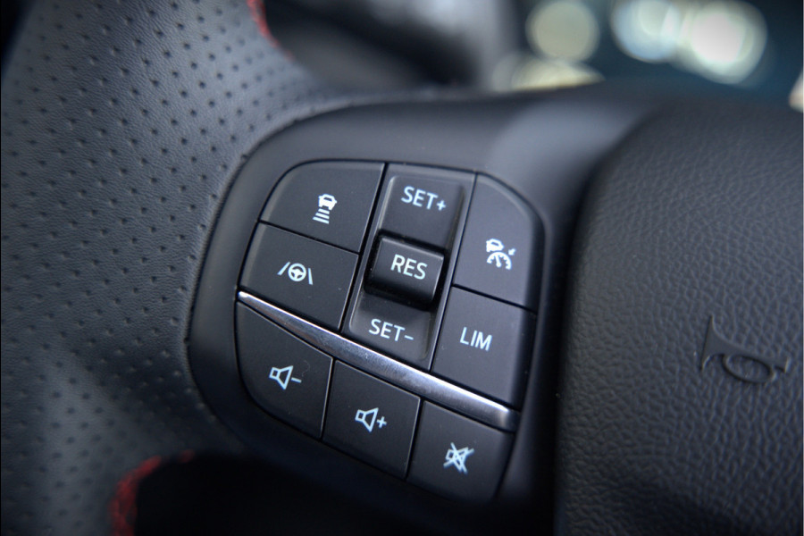 Ford Focus 1.0 EcoBoost Hybrid ST Line X | Bang & Olufsen | Panoramadak | Stuurverwarming | Stoelverwarming | Dodehoekdetectie | Adaptive Cruise Control | Camera | Elektrische Stoel | Keyless | LED | B&O | Leer | Automaat | BTW | Fa