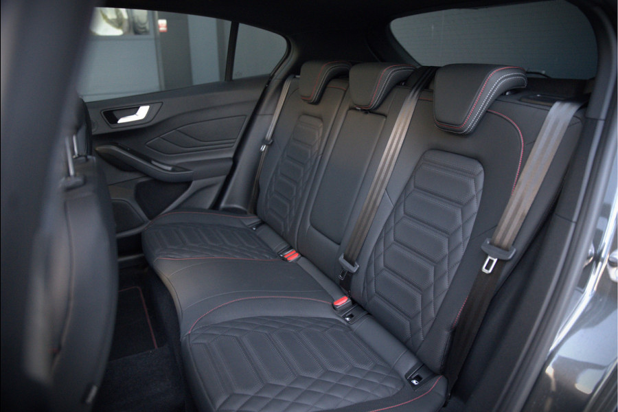 Ford Focus 1.0 EcoBoost Hybrid ST Line X | Bang & Olufsen | Panoramadak | Stuurverwarming | Stoelverwarming | Dodehoekdetectie | Adaptive Cruise Control | Camera | Elektrische Stoel | Keyless | LED | B&O | Leer | Automaat | BTW | Fa