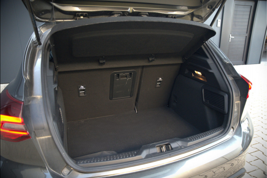 Ford Focus 1.0 EcoBoost Hybrid ST Line X | Bang & Olufsen | Panoramadak | Stuurverwarming | Stoelverwarming | Dodehoekdetectie | Adaptive Cruise Control | Camera | Elektrische Stoel | Keyless | LED | B&O | Leer | Automaat | BTW | Fa