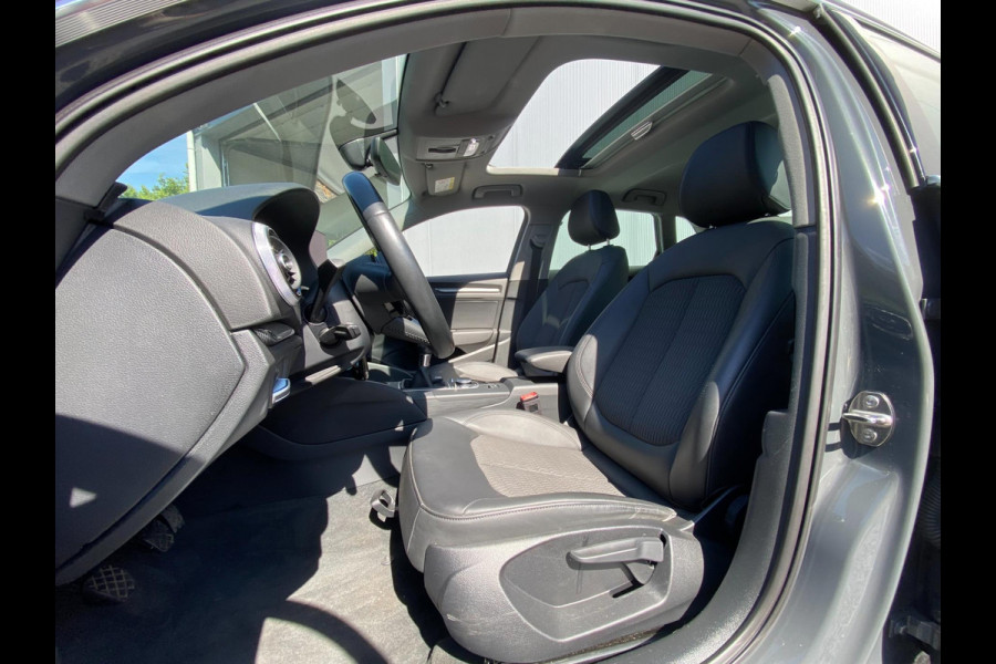 Audi A3 Sportback 1.0 TFSI Sport S Line Edition |Pano-Opendak|Electr-Trekhaak|Leder-Stof|Stoelverw|Xenon|Cruise|PDC|Clima