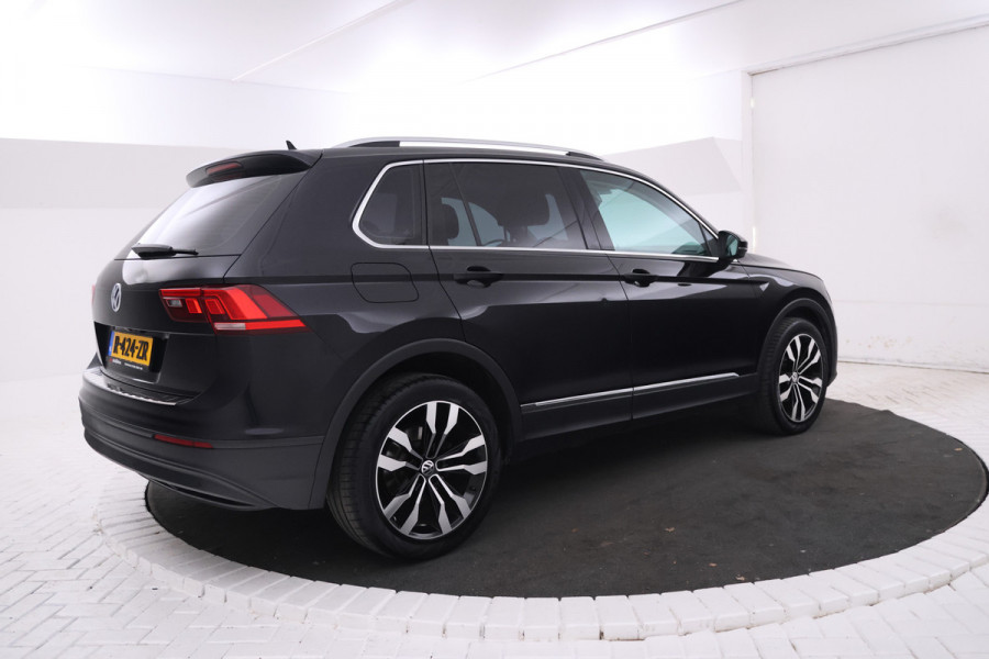 Volkswagen Tiguan 1.5 TSI ACT Highline Business R Panorama dak, Automaat, Massage stoel!