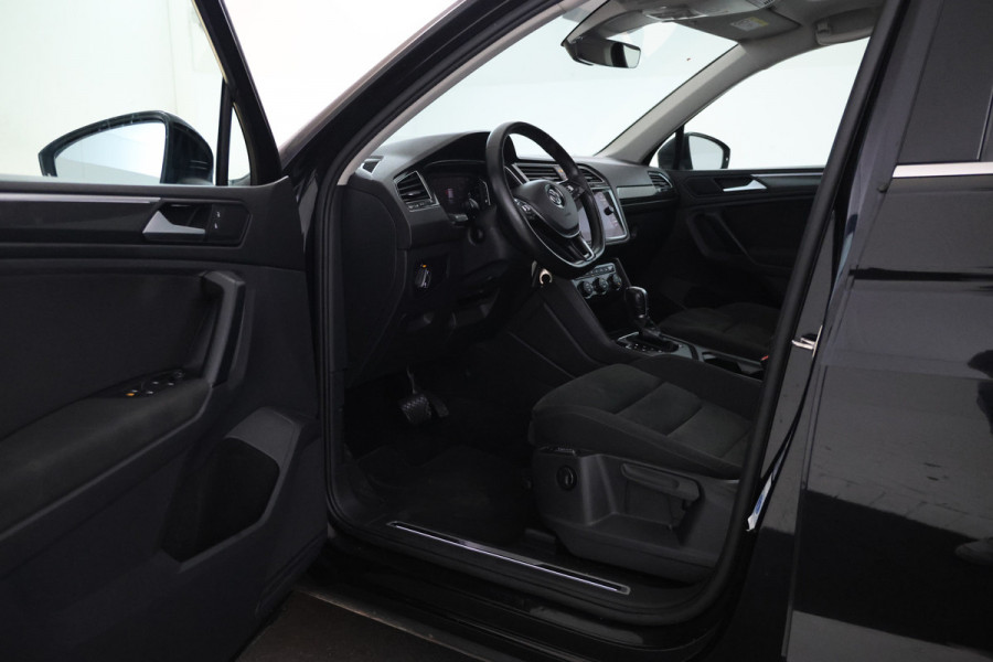 Volkswagen Tiguan 1.5 TSI ACT Highline Business R Panorama dak, Automaat, Massage stoel!