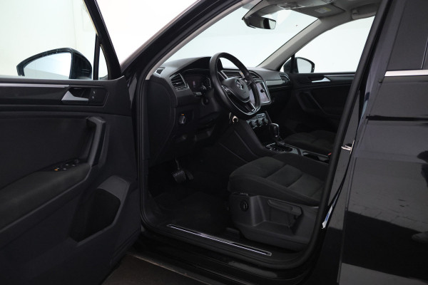 Volkswagen Tiguan 1.5 TSI ACT Highline Business R Panorama dak, Automaat, Massage stoel!