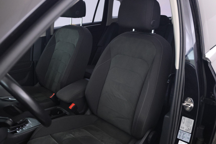 Volkswagen Tiguan 1.5 TSI ACT Highline Business R Panorama dak, Automaat, Massage stoel!
