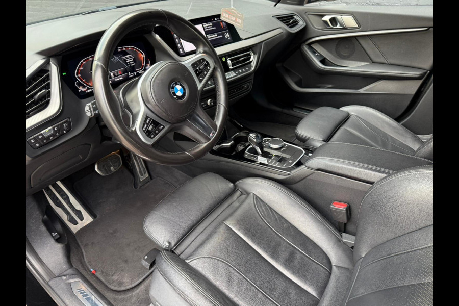 BMW 1-serie 118i M SPORT Plus NAVI | PDC | LEDER | CRUISE | AUTOMAAT | BTW