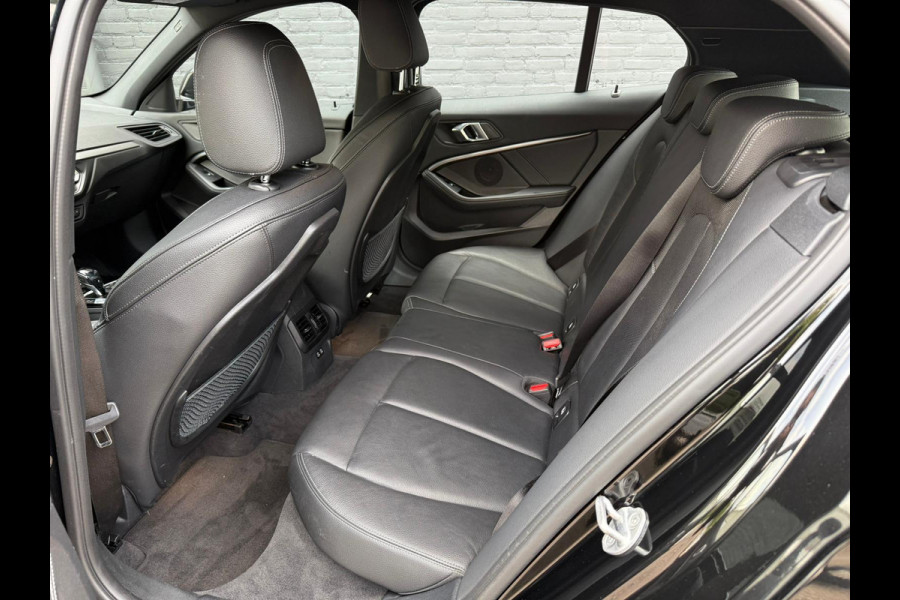 BMW 1-serie 118i M SPORT Plus NAVI | PDC | LEDER | CRUISE | AUTOMAAT | BTW