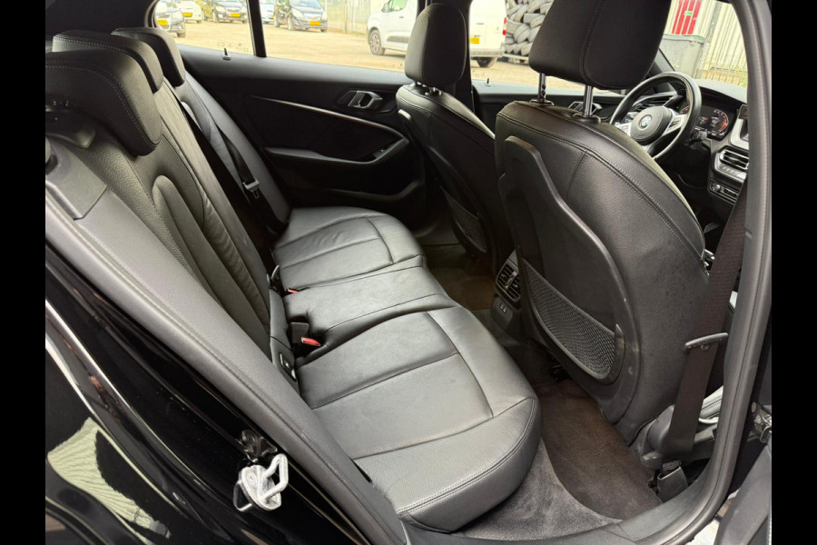 BMW 1-serie 118i M SPORT Plus NAVI | PDC | LEDER | CRUISE | AUTOMAAT | BTW