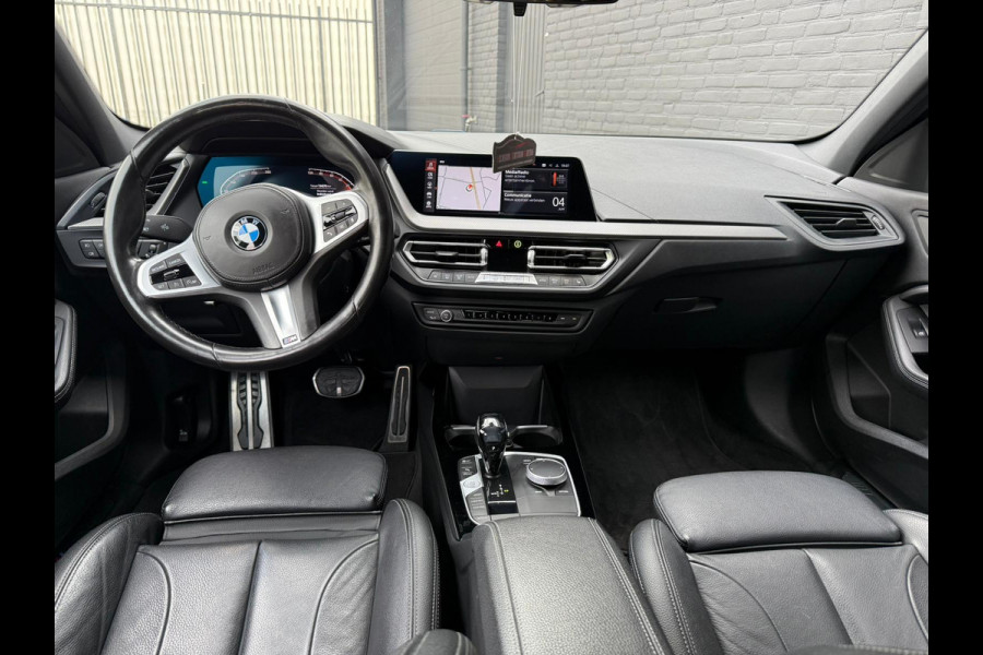BMW 1-serie 118i M SPORT Plus NAVI | PDC | LEDER | CRUISE | AUTOMAAT | BTW