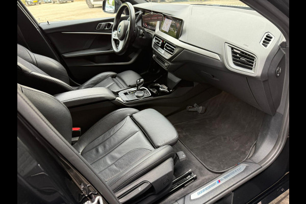 BMW 1-serie 118i M SPORT Plus NAVI | PDC | LEDER | CRUISE | AUTOMAAT | BTW