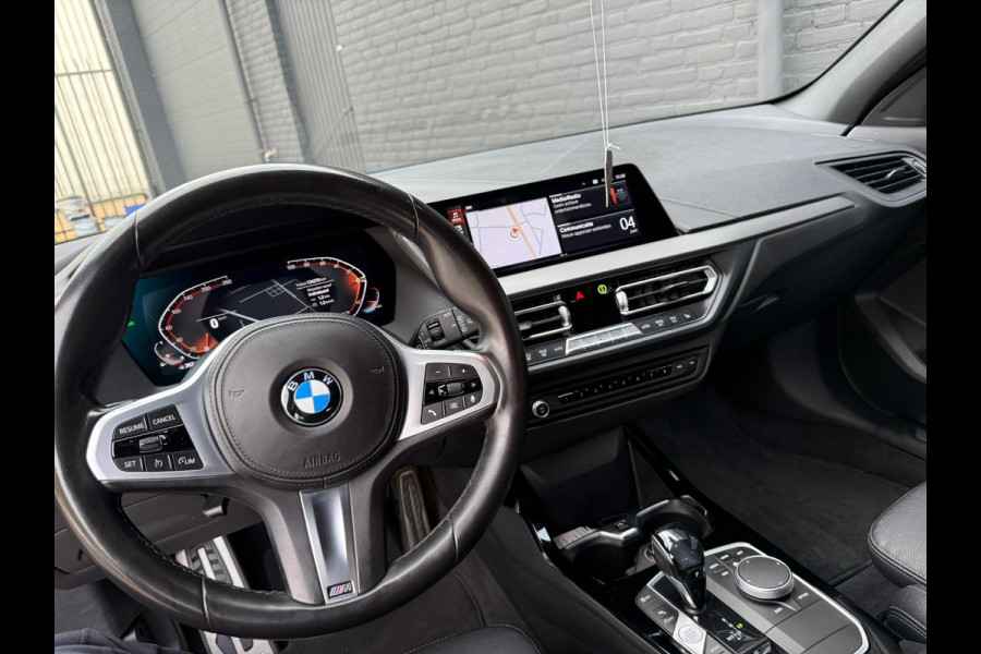 BMW 1-serie 118i M SPORT Plus NAVI | PDC | LEDER | CRUISE | AUTOMAAT | BTW