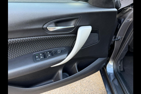 BMW 1-serie 118i Corporate Lease Executive NAVI | PDC | AIRCO | CRUISE | NWE APK