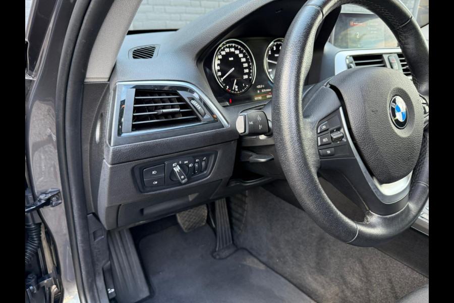 BMW 1-serie 118i Corporate Lease Executive NAVI | PDC | AIRCO | CRUISE | NWE APK