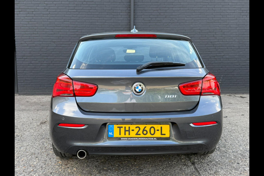 BMW 1-serie 118i Corporate Lease Executive NAVI | PDC | AIRCO | CRUISE | NWE APK