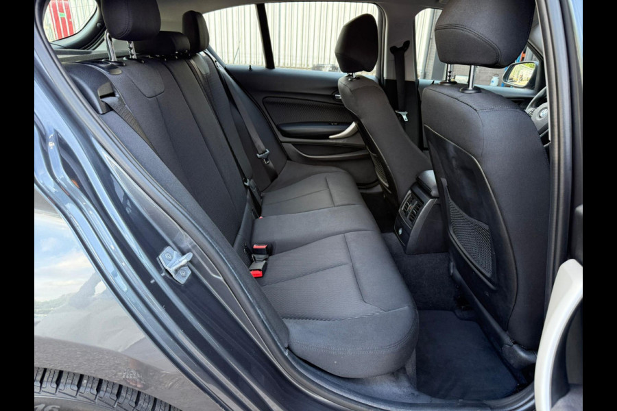 BMW 1-serie 118i Corporate Lease Executive NAVI | PDC | AIRCO | CRUISE | NWE APK