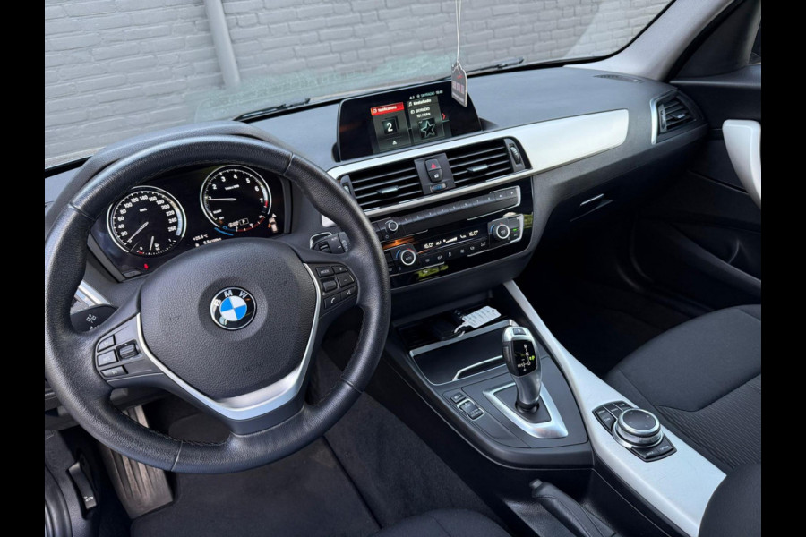 BMW 1-serie 118i Corporate Lease Executive NAVI | PDC | AIRCO | CRUISE | NWE APK