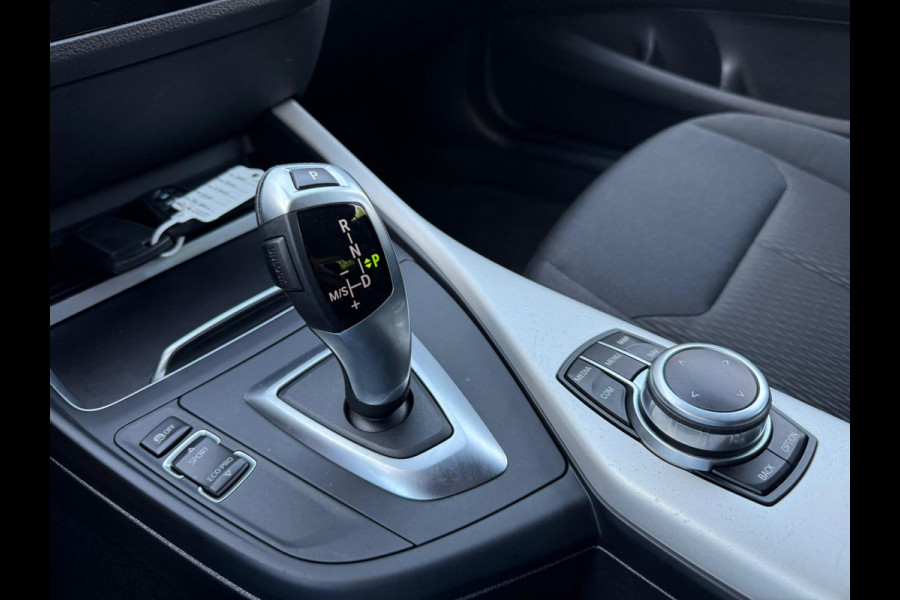 BMW 1-serie 118i Corporate Lease Executive NAVI | PDC | AIRCO | CRUISE | NWE APK