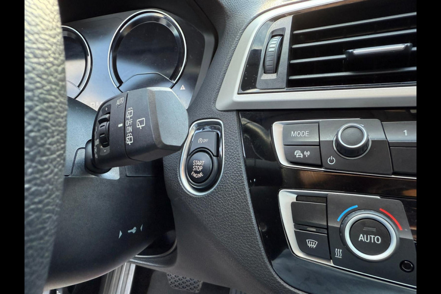 BMW 1-serie 118i Corporate Lease Executive NAVI | PDC | AIRCO | CRUISE | NWE APK