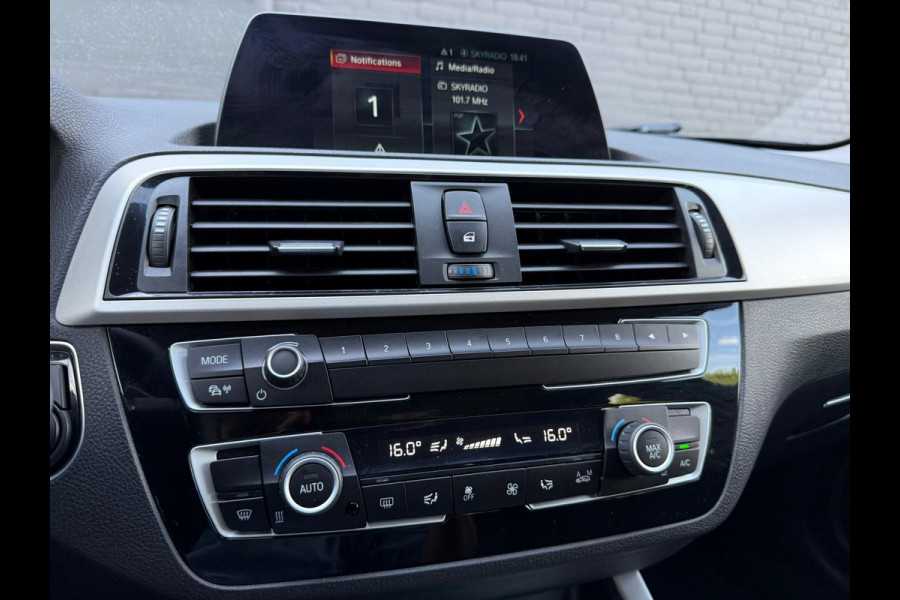 BMW 1-serie 118i Corporate Lease Executive NAVI | PDC | AIRCO | CRUISE | NWE APK