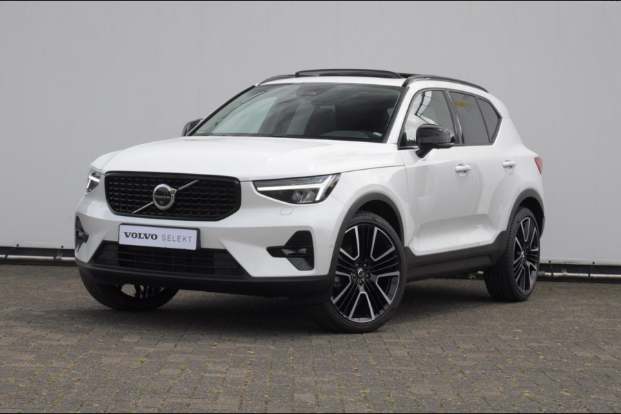 Volvo XC40 211PK Automaat B4 Ultra Dark / Adaptive cruise control / Trekhaak / Elektrische stoelen / Harman Kardon audio / Pilot assist / BLIS / Stoel en stuur verwarming / Elektrische achterklep / Parkeersensoren met 360 camera / Google infotainment