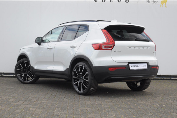 Volvo XC40 211PK Automaat B4 Ultra Dark / Adaptive cruise control / Trekhaak / Elektrische stoelen / Harman Kardon audio / Pilot assist / BLIS / Stoel en stuur verwarming / Elektrische achterklep / Parkeersensoren met 360 camera / Google infotainment