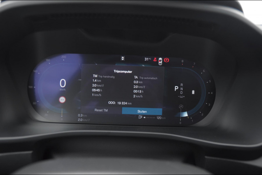 Volvo XC40 211PK Automaat B4 Ultra Dark / Adaptive cruise control / Trekhaak / Elektrische stoelen / Harman Kardon audio / Pilot assist / BLIS / Stoel en stuur verwarming / Elektrische achterklep / Parkeersensoren met 360 camera / Google infotainment